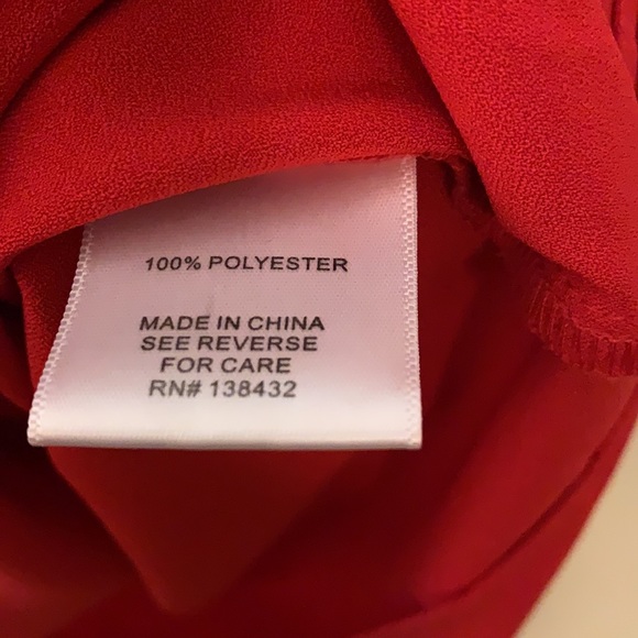 Perfect red top - Picture 4 of 6